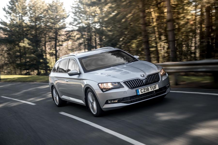  Skoda Superb Combi Amoured 2018 года  (UK) (фото 1 из 4)